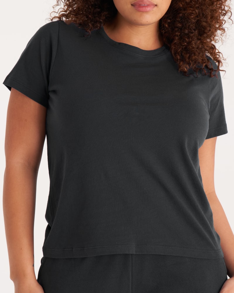Front of a model wearing a size XL The Crew Tee in Onyx by The Standard Stitch. | dia_product_style_image_id:250507